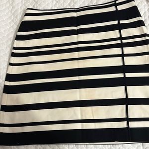 White House Black Market size 2 Black and cream skirt with front open